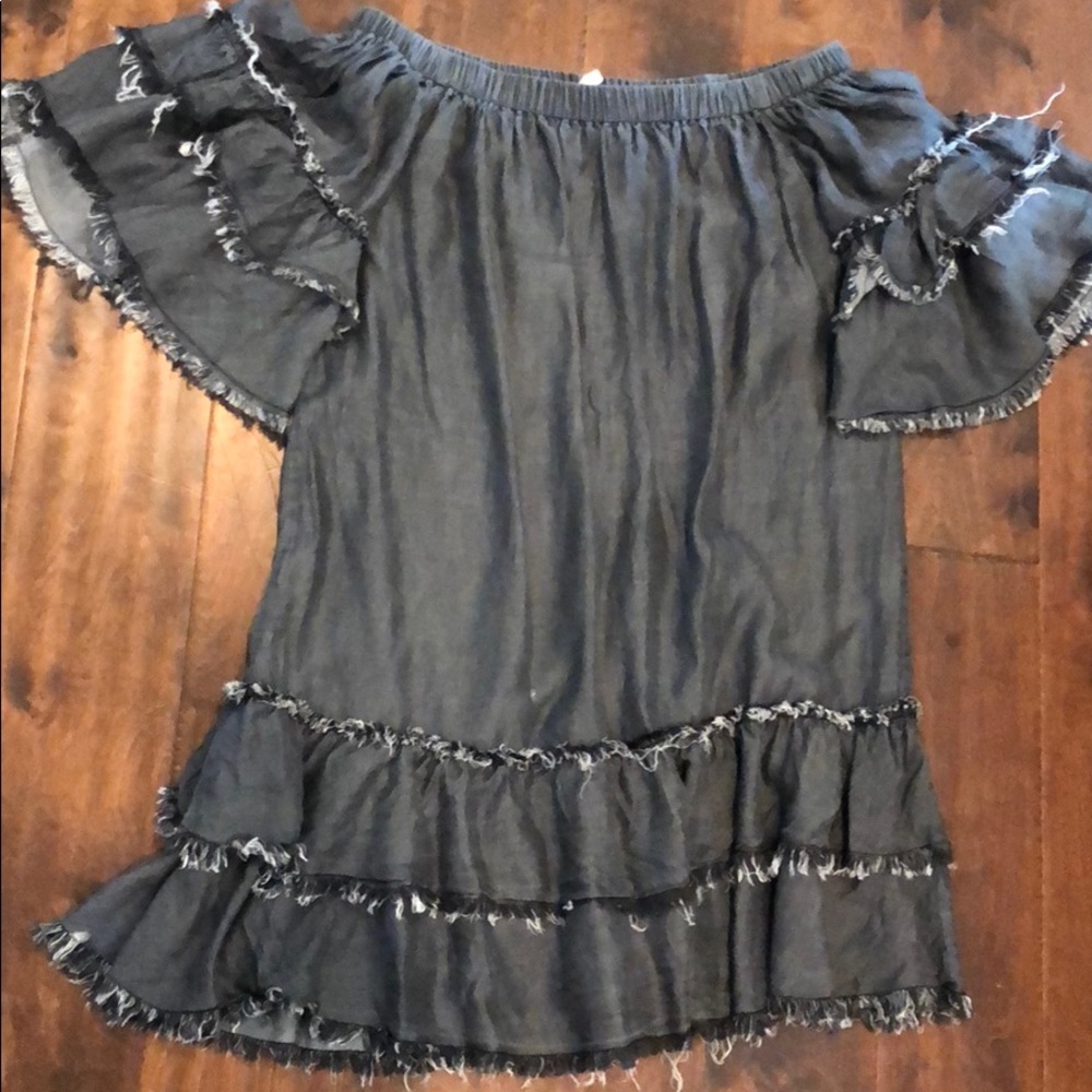 NWOT Elan Frayed Bell Sleeve Dress